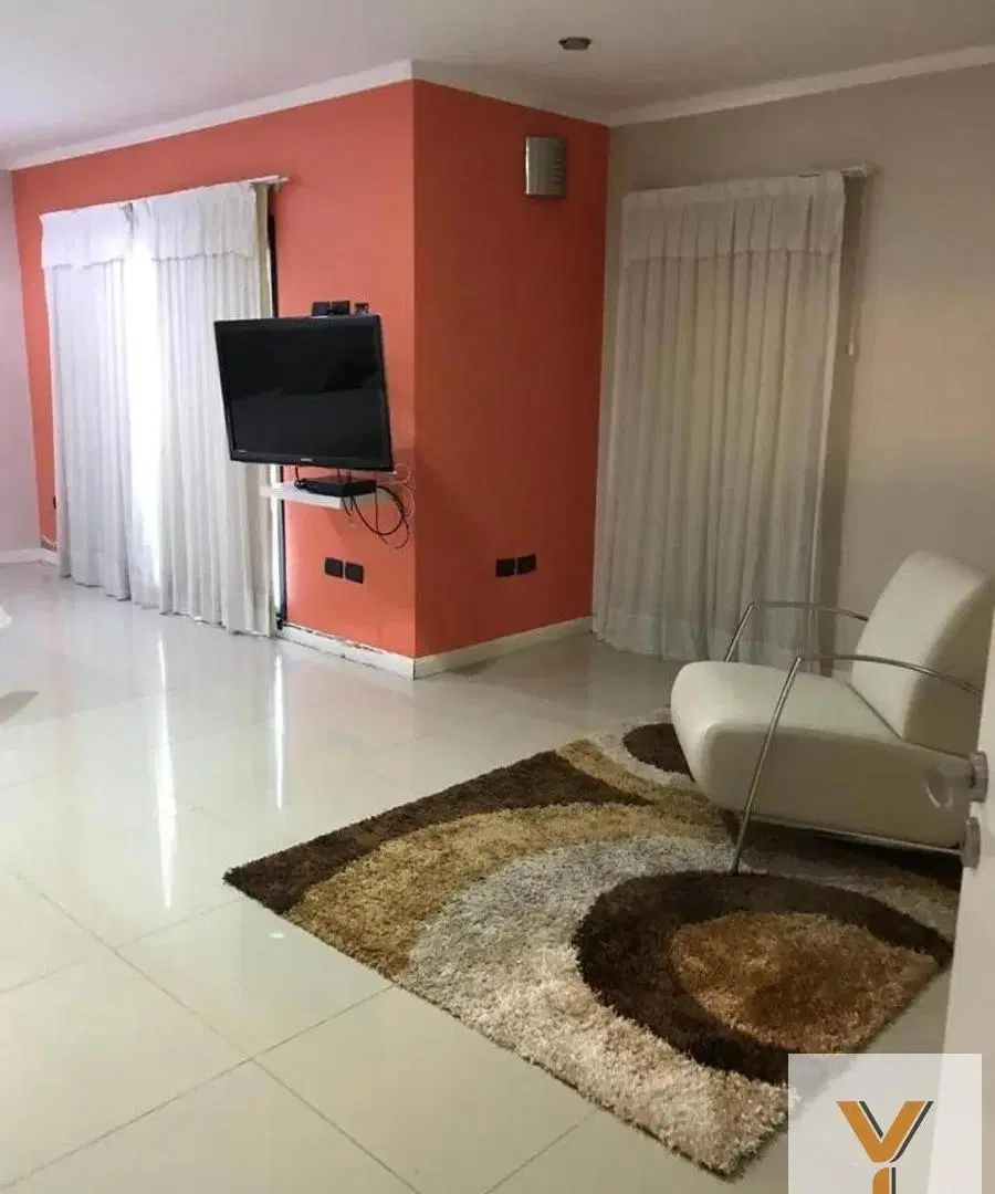 Casa en venta - 4 Dormitorios 4 Baños - Ezeiza 8