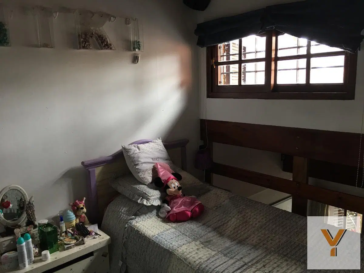 Casa en venta - 4 Dormitorios 3 Baños - Cocheras - 347Mts2 - Ituzaingó Norte 3