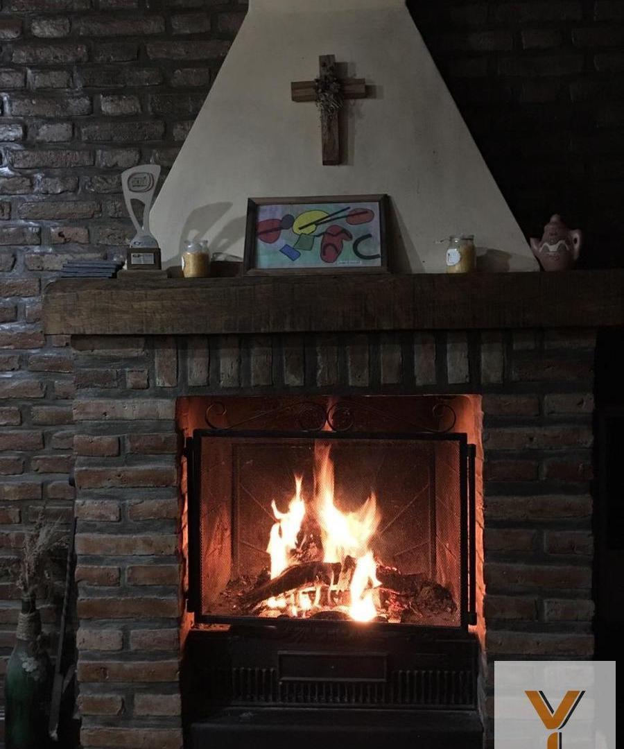 Casa en venta - 4 Dormitorios 3 Baños - Cocheras - 347Mts2 - Ituzaingó Norte