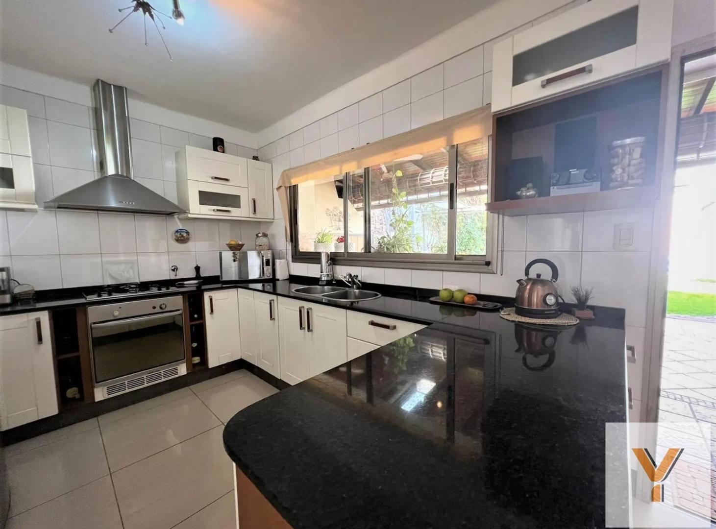 Casa en venta - 4 Dormitorios 4 Baños - 265mts2 - Barracas