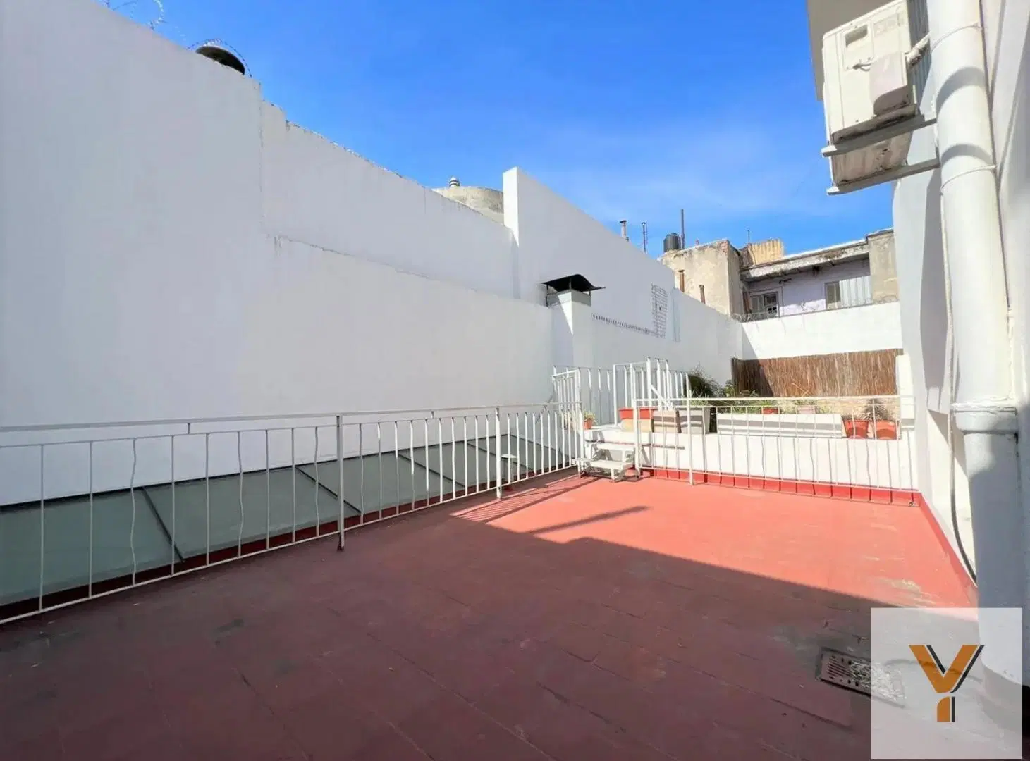 Casa en venta - 4 Dormitorios 4 Baños - 265mts2 - Barracas 3