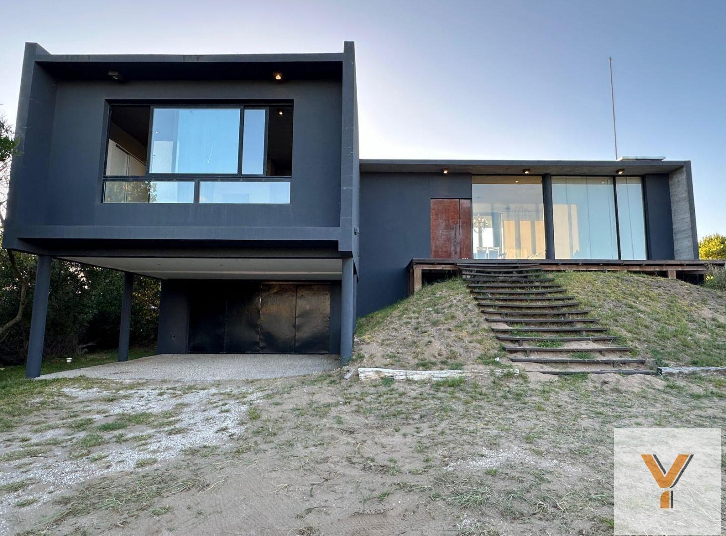 Casa en venta - 3 Dormitorios 2 Baños - 1.000Mts2 - Pinamar