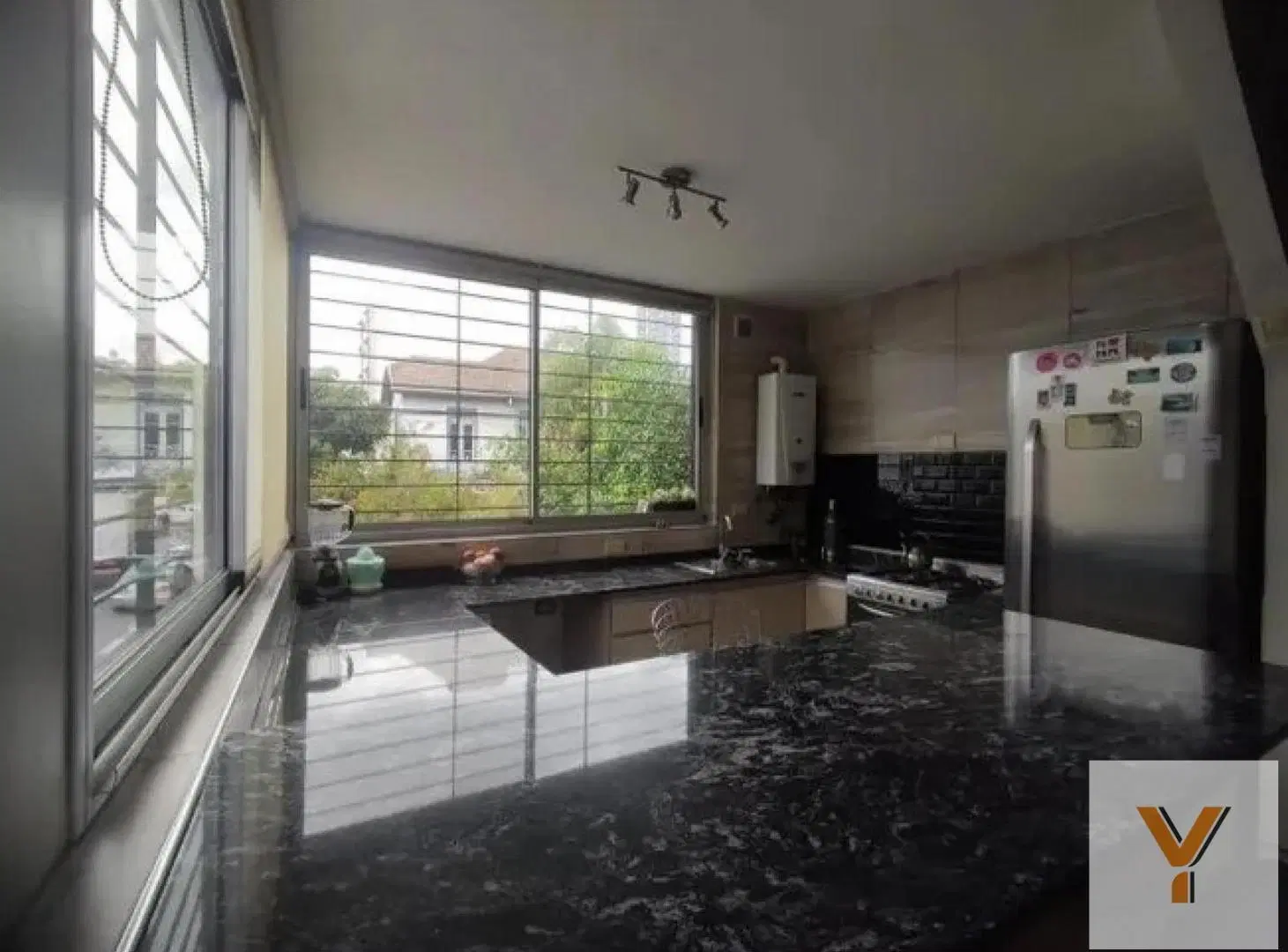 PH en venta - 3 Dormitorios 2 Baños - Villa General Mitre 3