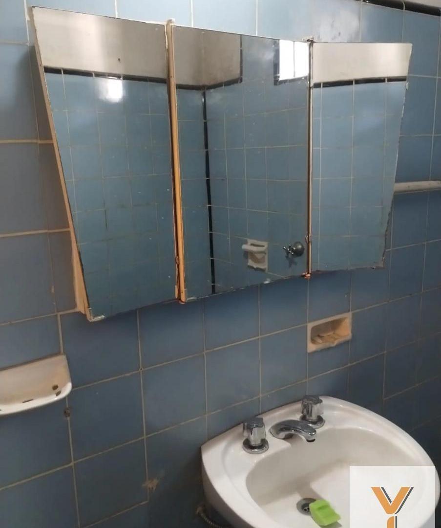 Foto de Casa en venta - 4 Dormitorios 2 Baños - 380Mts2 - Quilmes, imagen 5