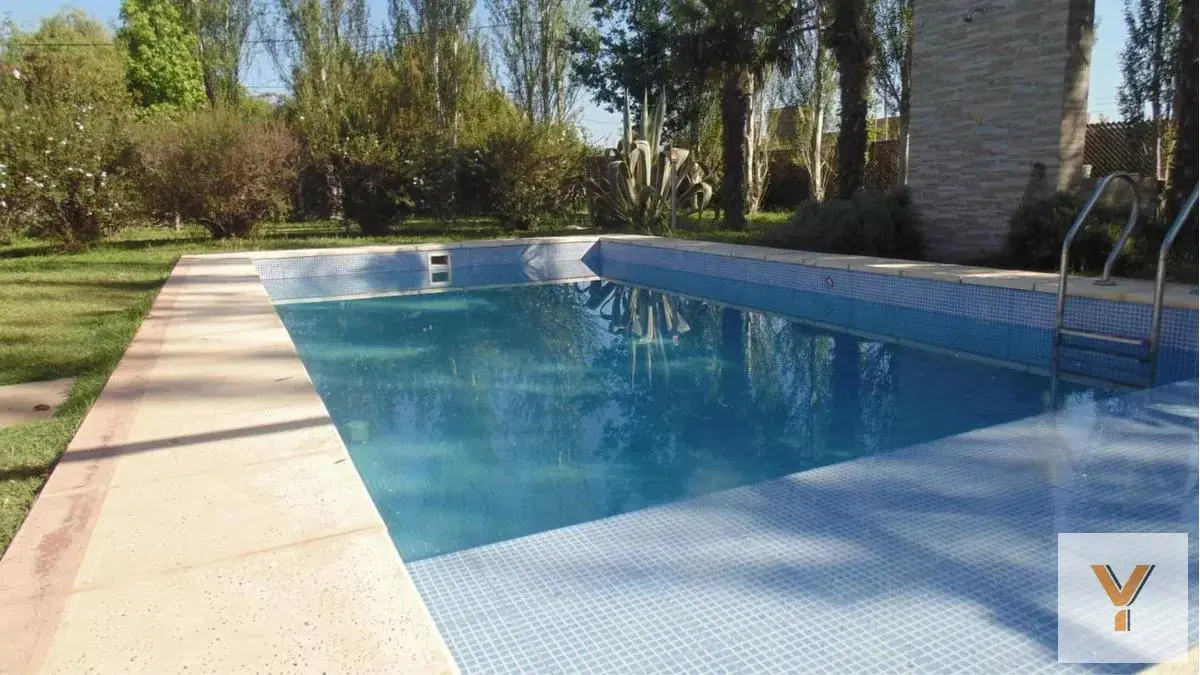 Casa en venta - 3 Dormitorios 3 Baños - Cochera - 1.968Mts2 - Chivilcoy 3