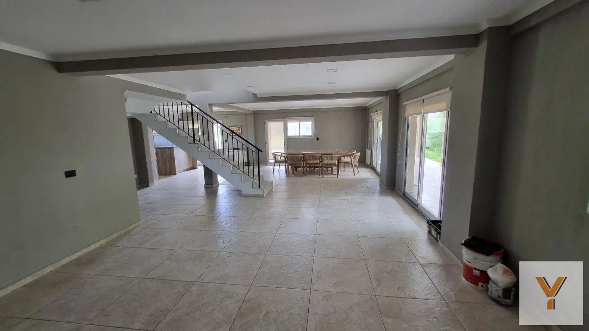 Casa en venta - 4 Dormitorios 4 Baños - 900Mts2 - San Vicente 3