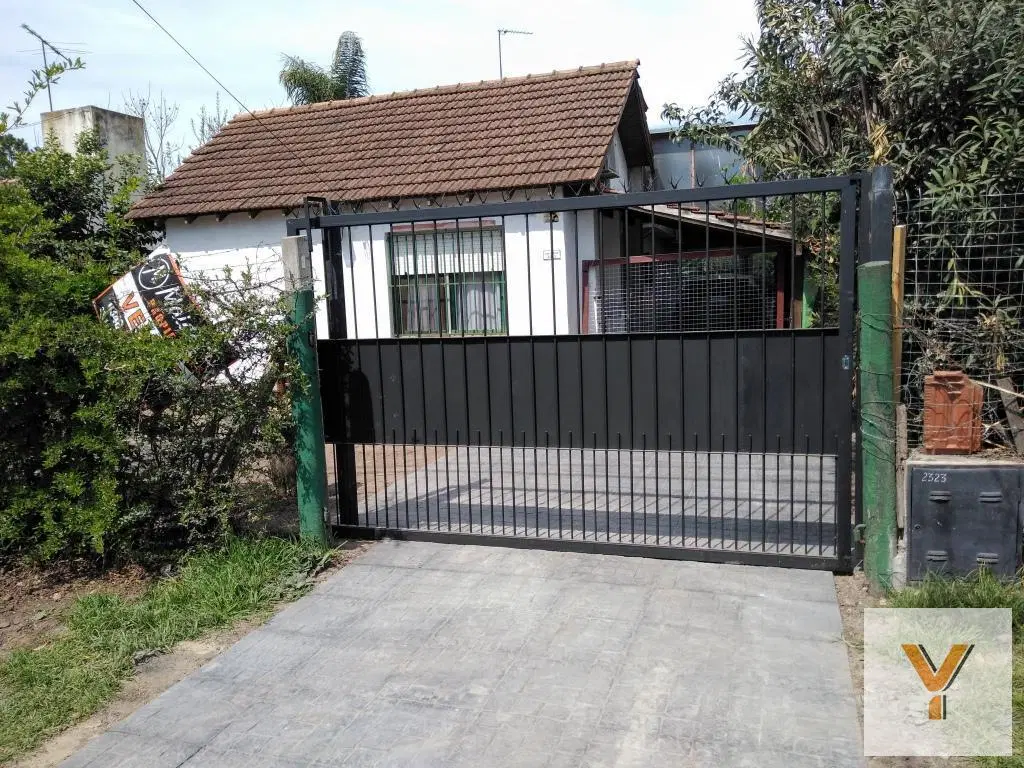 Casa en venta - 2 Dormitorios 1 Baño - Cochera - 400Mts2 - El Cazador, Escobar 2