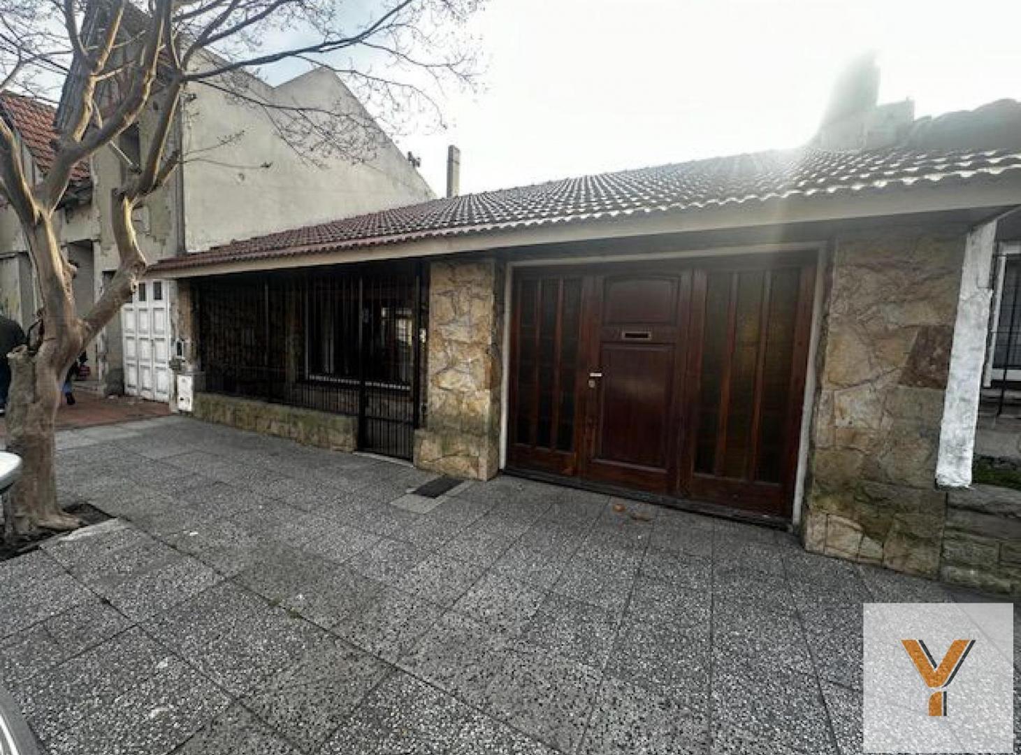 Casa en venta - 2 Dormitorios 1 Baño - Mar del Plata