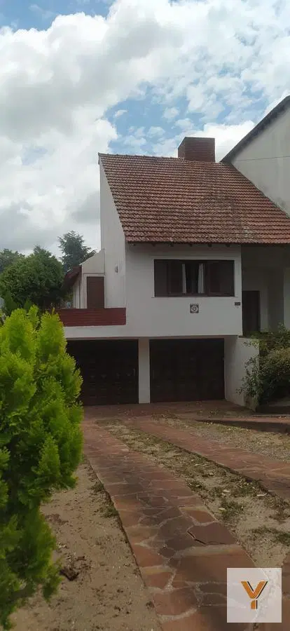 Casa en venta - 4 Dormitorios 4 Baños 2 Cocheras - 480Mts2 - Santa Teresita 2