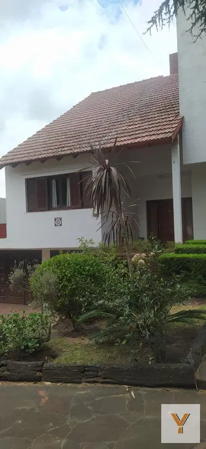 Casa en venta - 4 Dormitorios 4 Baños 2 Cocheras - 480Mts2 - Santa Teresita 3