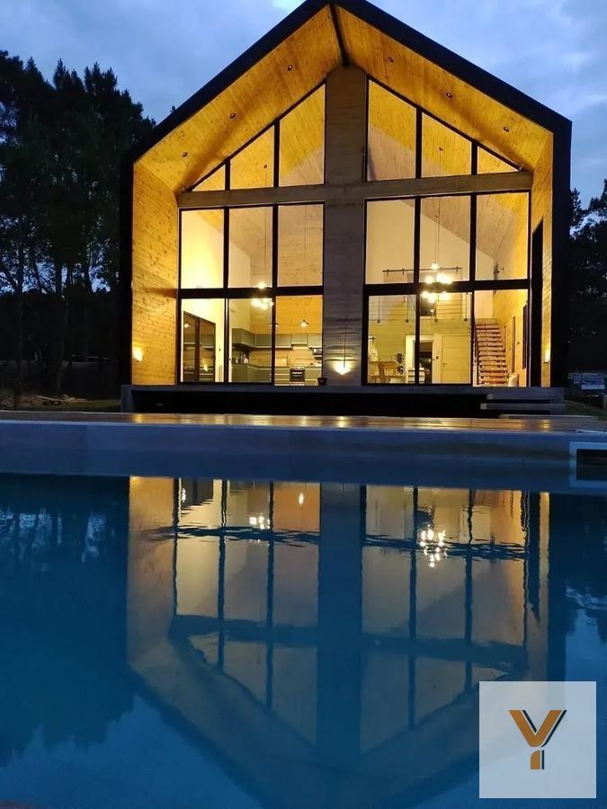Casa Venta 4 dormitorios 3 baños 220mts2 - Costa Esmeralda