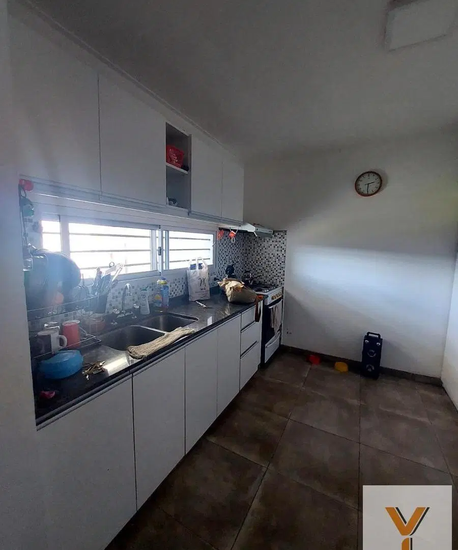 Casa en venta - 4 Dormitorios 2 Baños - La Plata 5