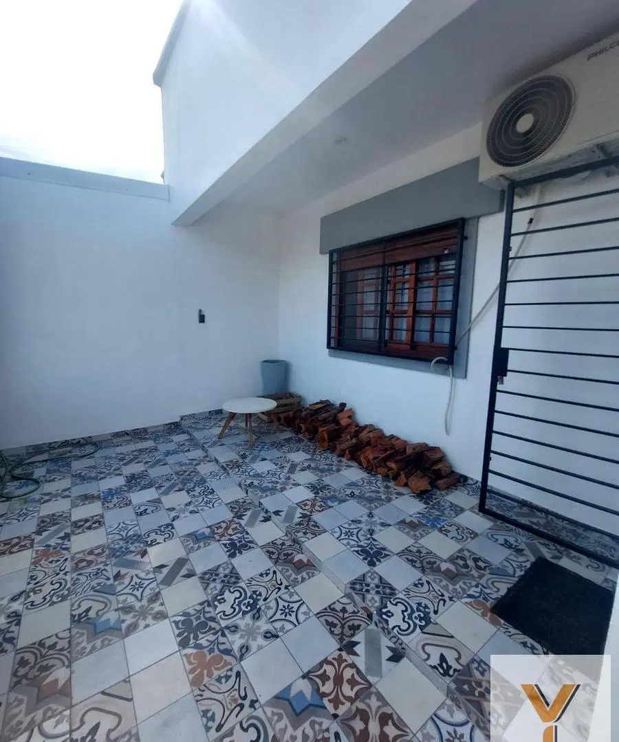 Casa en venta - 4 Dormitorios 2 Baños - La Plata 4