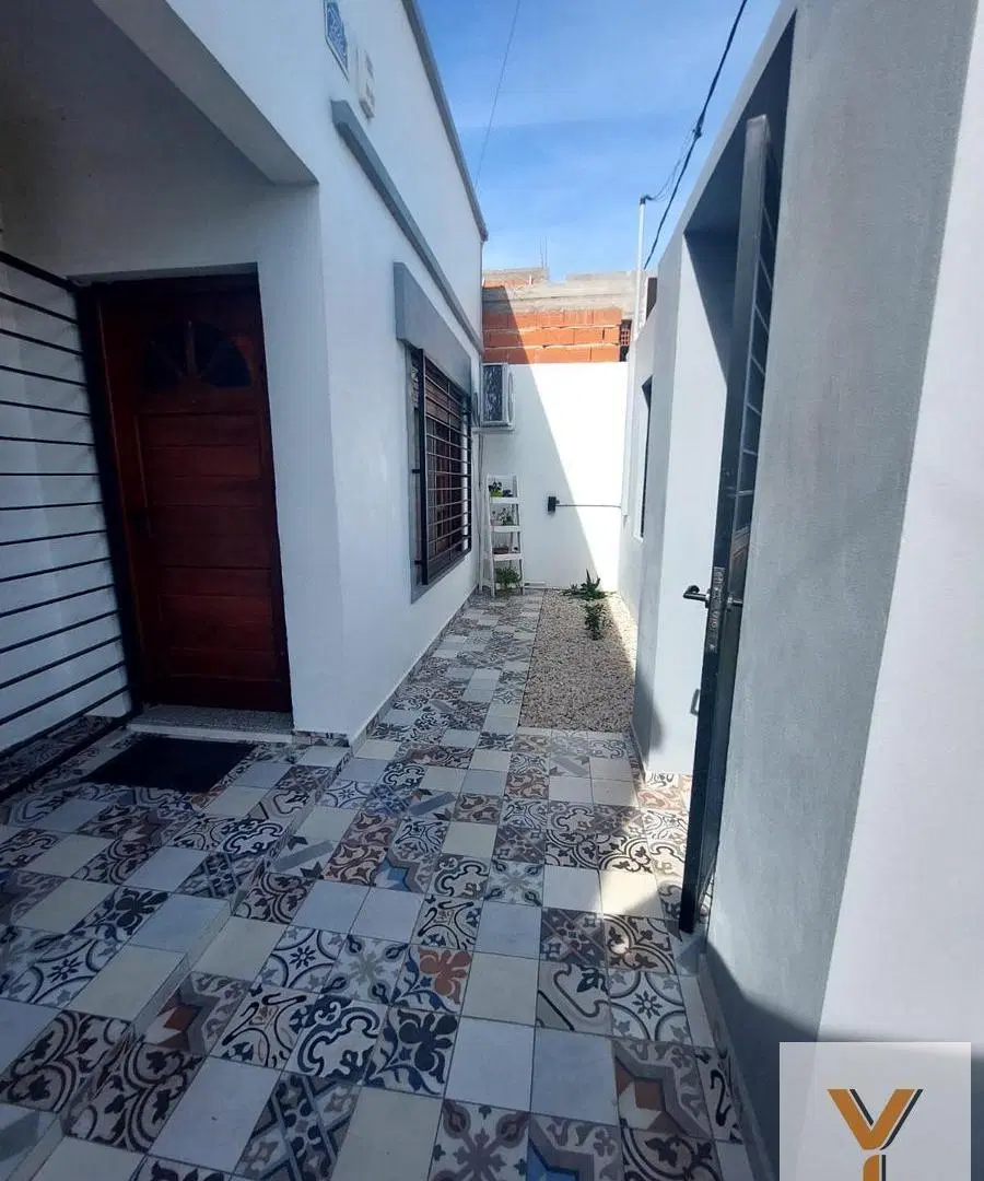 Casa en venta - 4 Dormitorios 2 Baños - La Plata 3