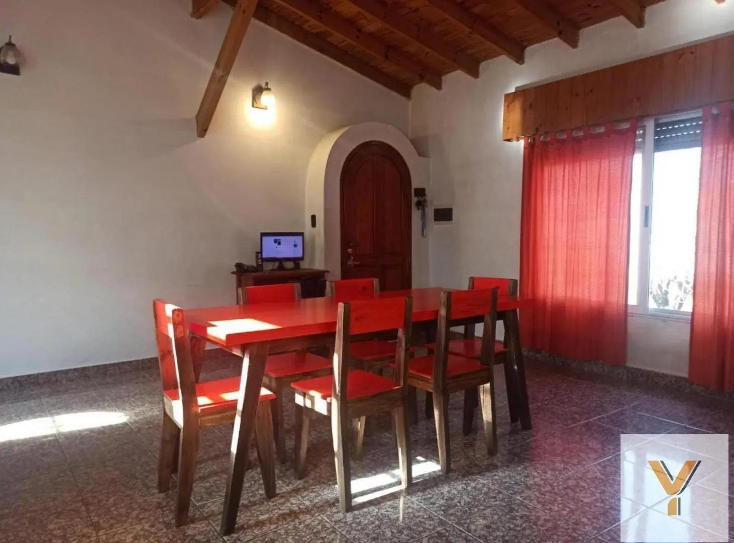 Casa en venta - 5 Dormitorios 3 Baños - La Matanza 4