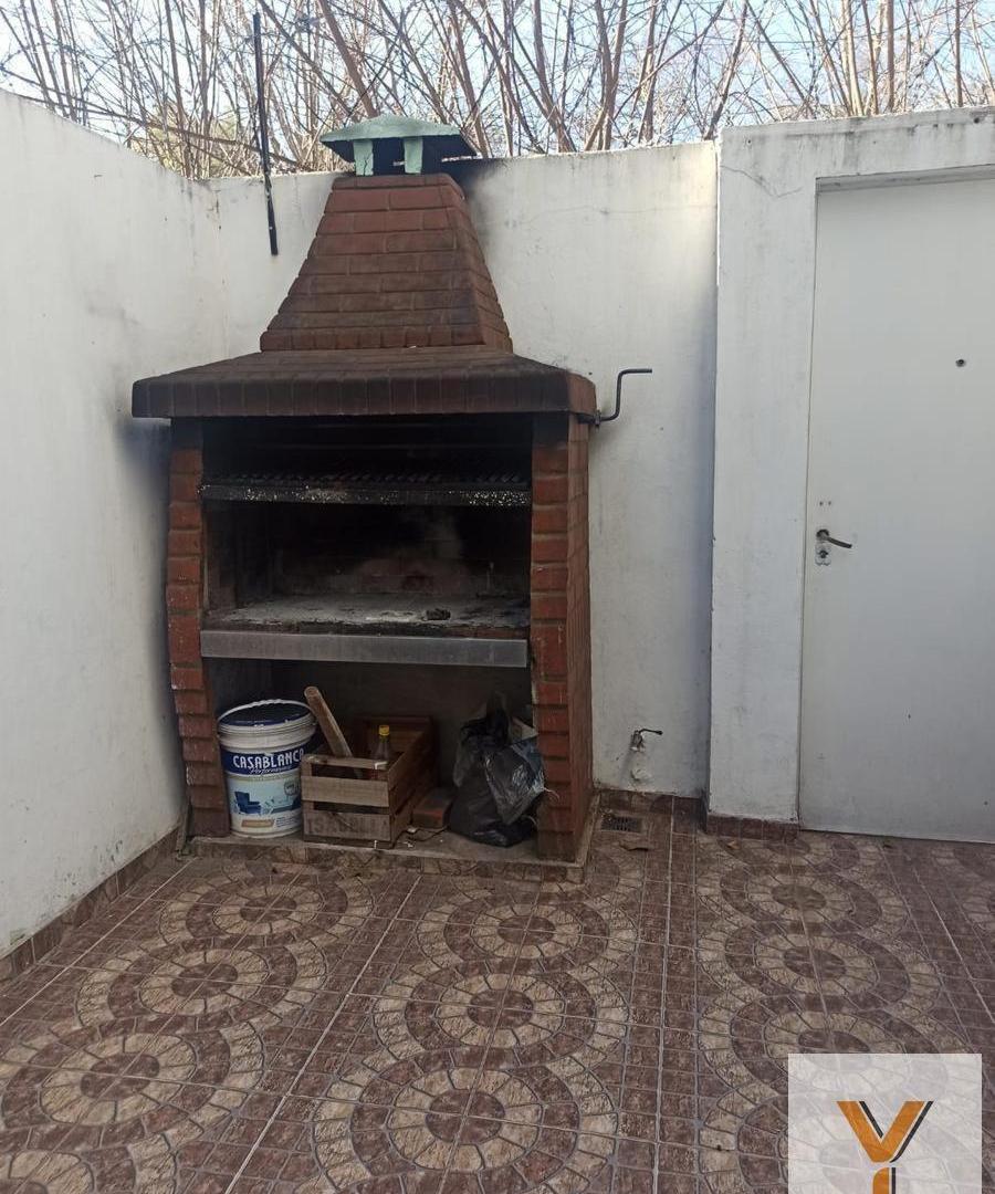 Casa en venta - 5 Dormitorios 3 Baños - La Matanza