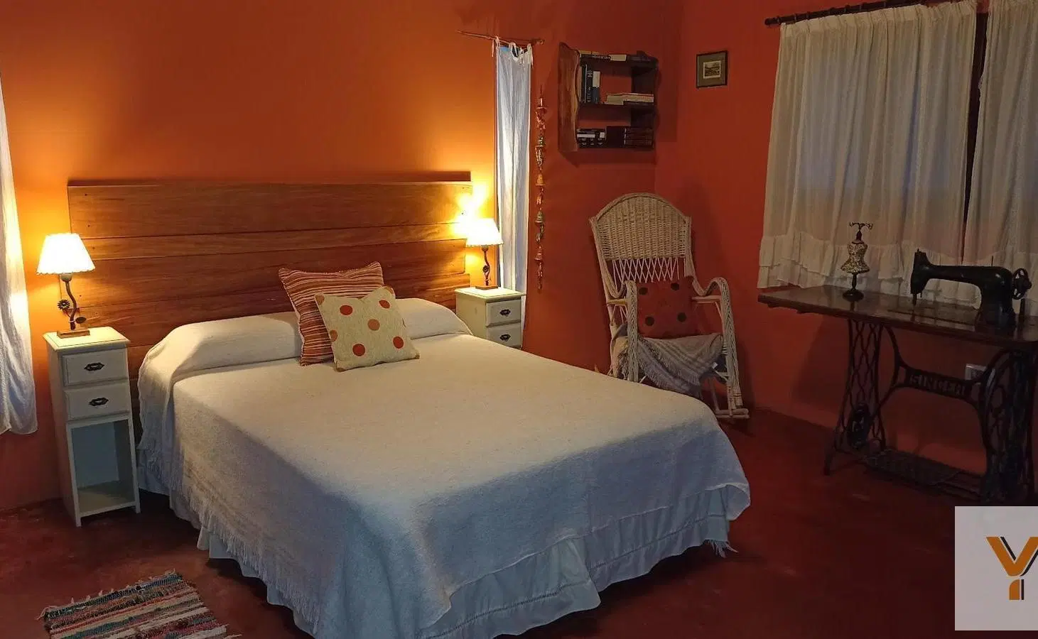 Casa en venta - 3 Dormitorios 2 Baños 2 Cocheras - 4392 mts2 - Abasto 2
