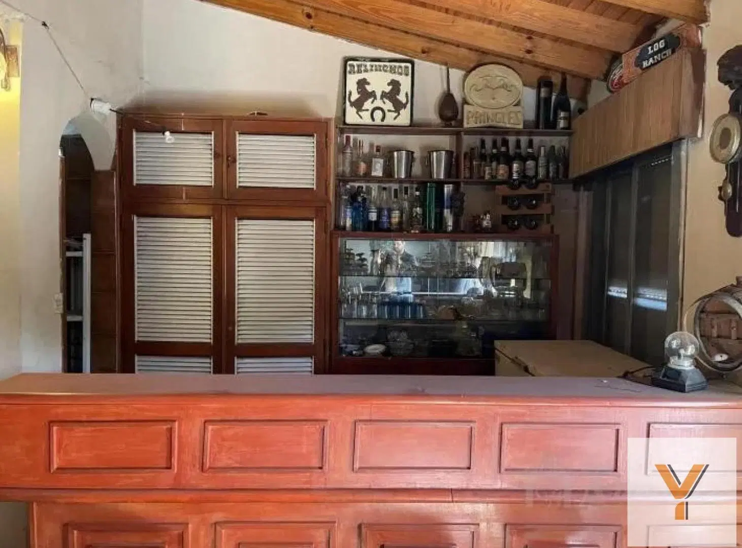 Casa en venta - 5 Dormitorios 4 Baños - Moreno 5