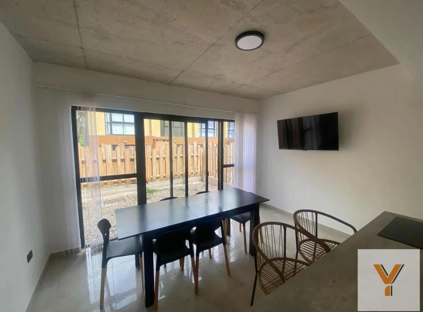 Casa en venta - 3 Dormitorios 4 Baños - Pinamar 8