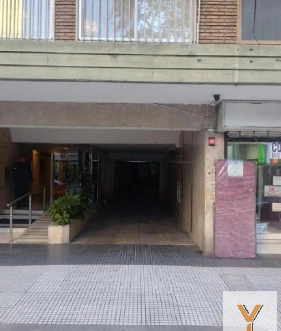 Cochera en venta - 13Mts2 - Almagro 1