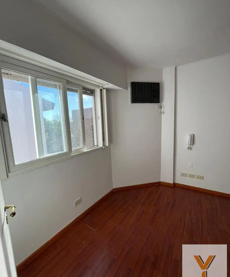 Departamento en venta - 2 Dormitorios 2 Baños - 180mts2 - Quilmes 2