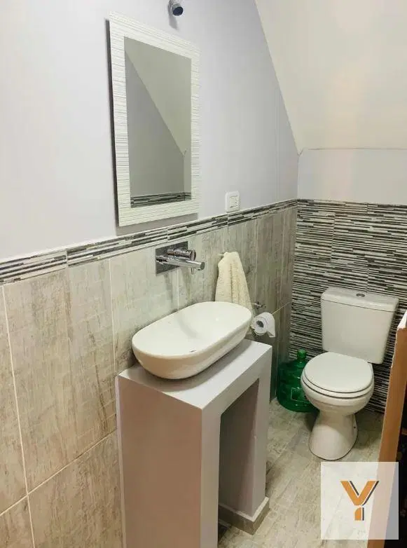 Departamento venta 2 dormitorios 2 baños  1 cochera y patio 72 mts 2  - Canning 5