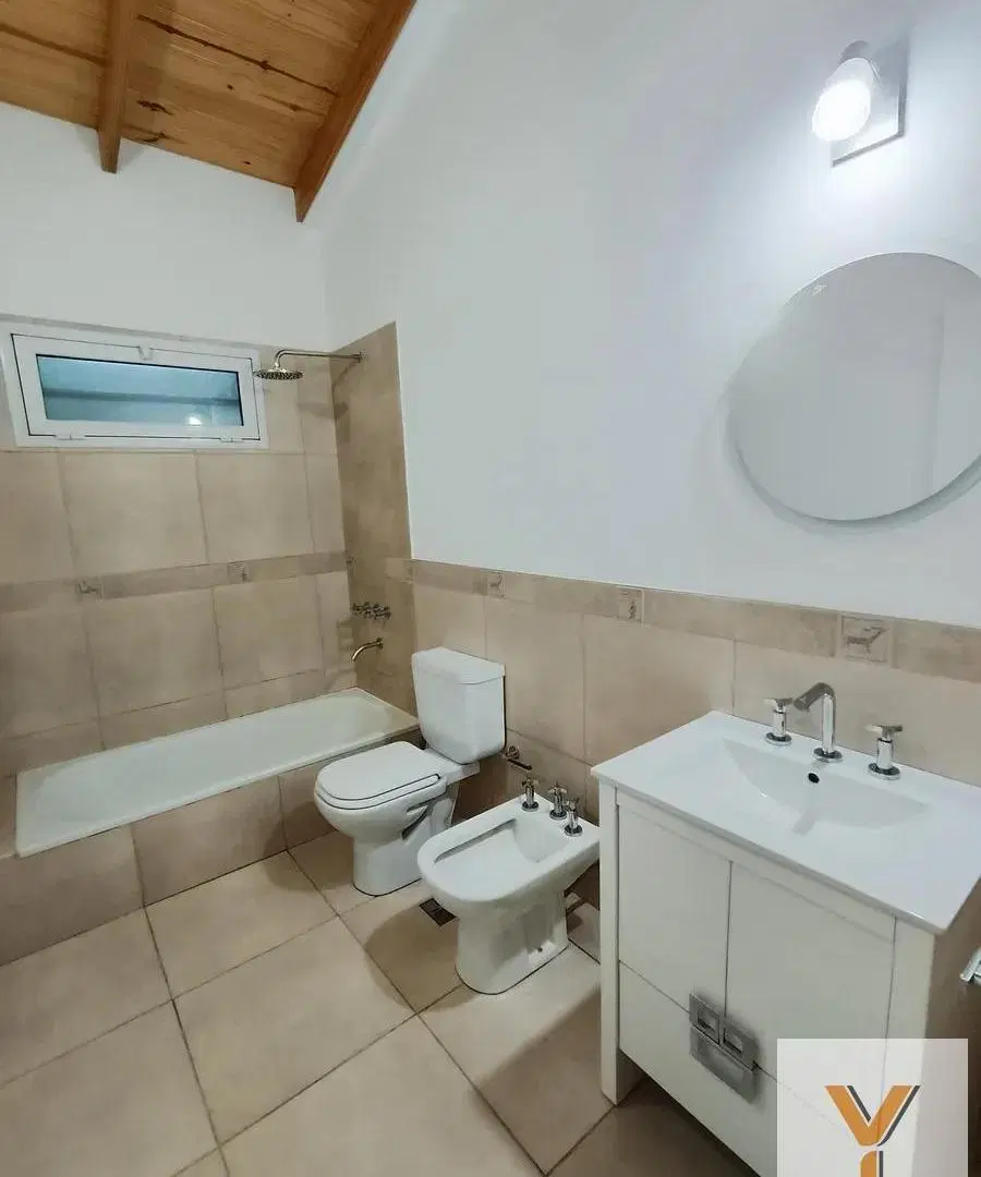 Casa en venta - 2 Dormitorios 1 Baño - Monte Hermoso 2