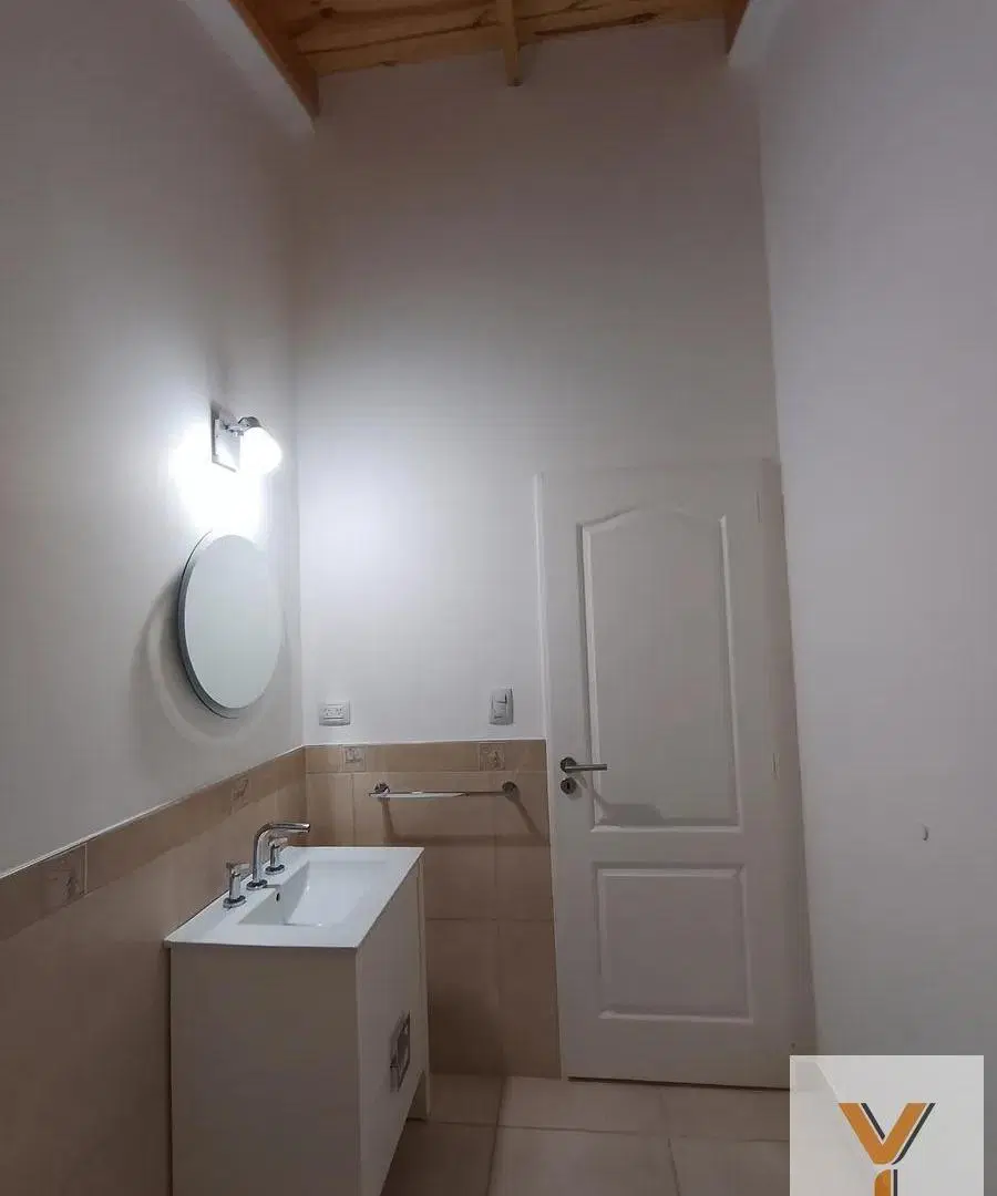Casa en venta - 2 Dormitorios 1 Baño - Monte Hermoso 8