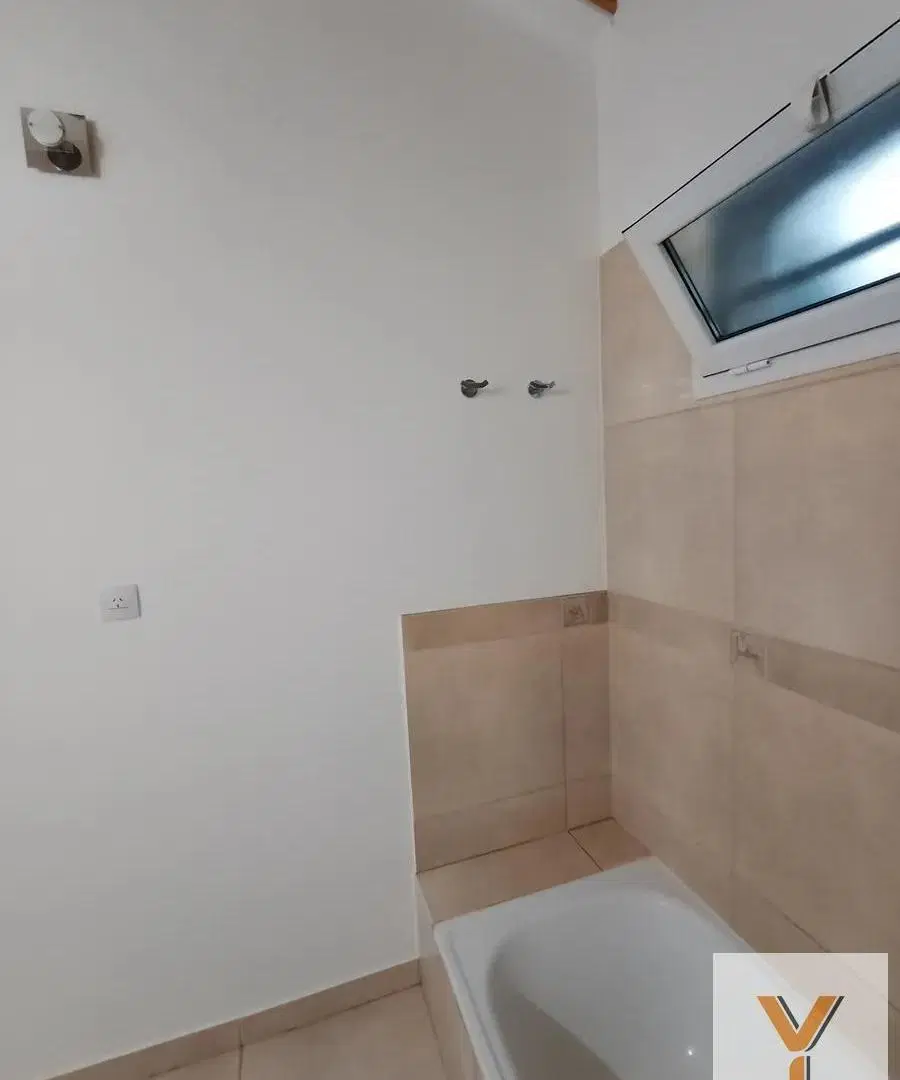 Casa en venta - 2 Dormitorios 1 Baño - Monte Hermoso 3
