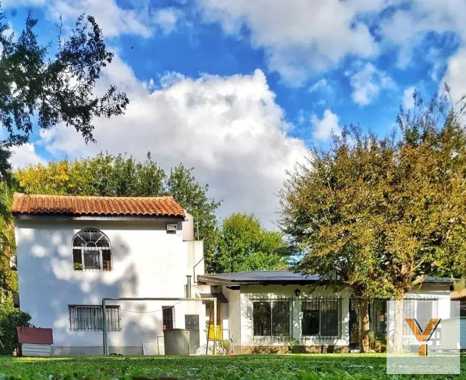 Casa en venta - 5 dormitorios 3 baños - Cochera - 1278mts2 - City Bell, La Plata 5