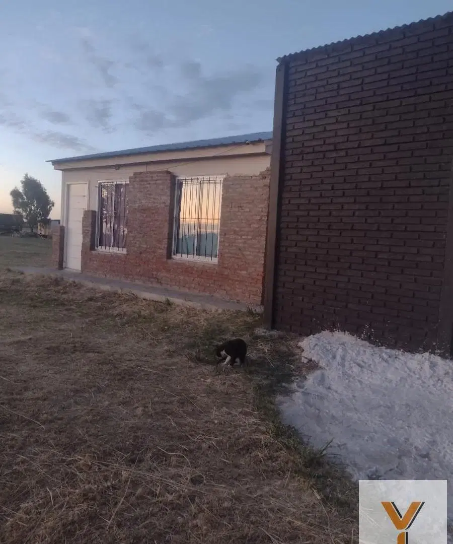 Casa en venta - 2 Dormitorios 1 Baño - 2.495Mts2 - General Lamadrid 5