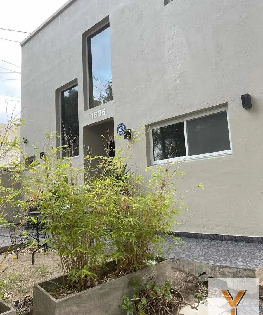 Casa en venta - 2 Dormitorios 1 Baño - Santa Teresita 2