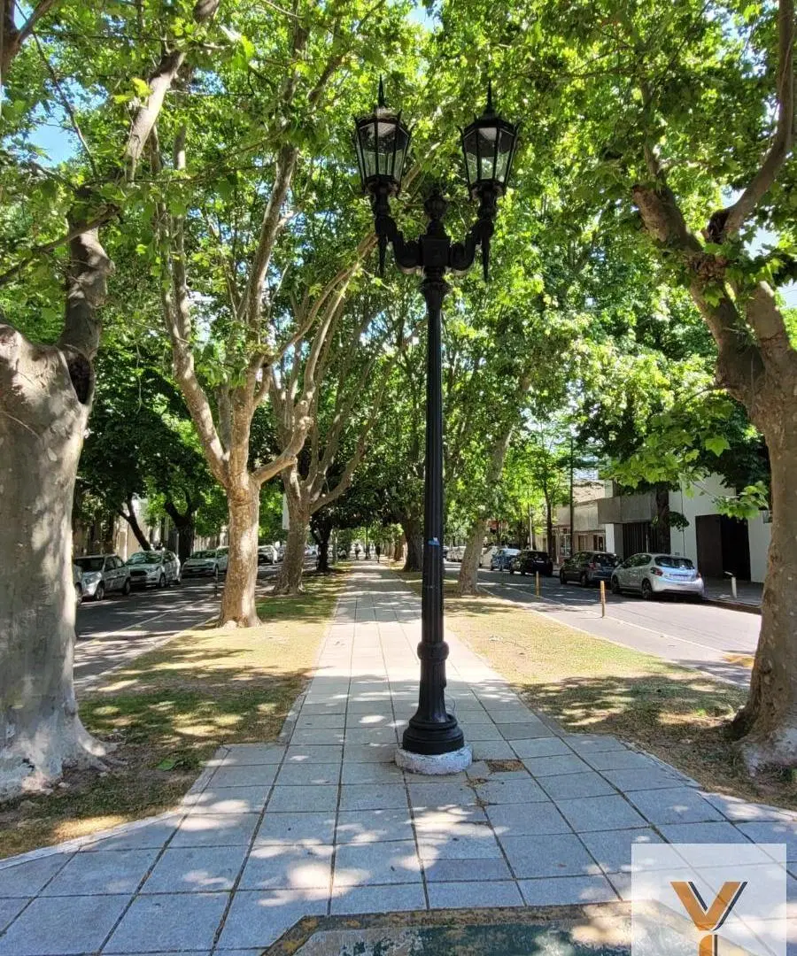 Casa en venta - 2 Dormitorios 2 Baños - Cochera - 97Mts2 - La Plata 3