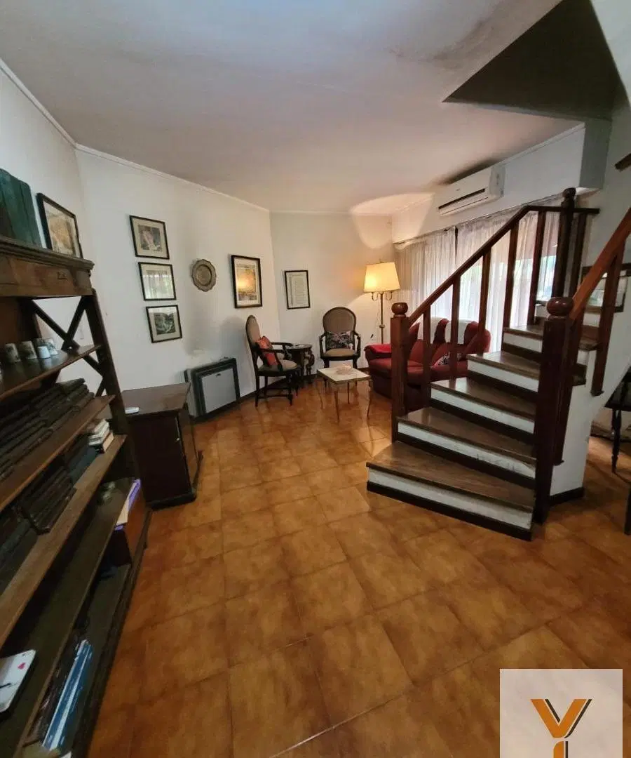 Casa en venta - 2 Dormitorios 2 Baños - Cochera - 97Mts2 - La Plata 2