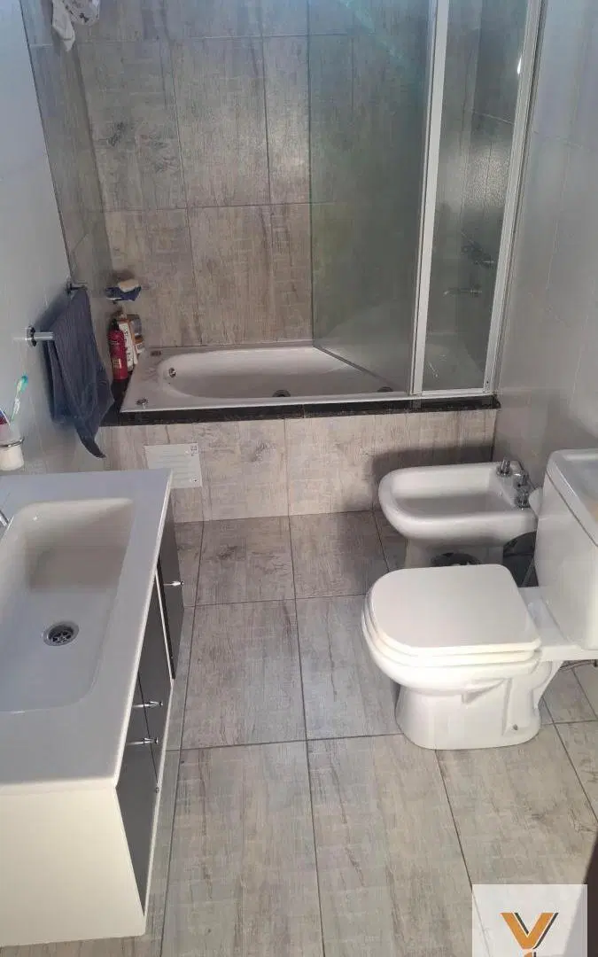 Casa en Venta - 3 Dormitorios 2 Baños - 129mts - Avellaneda 2