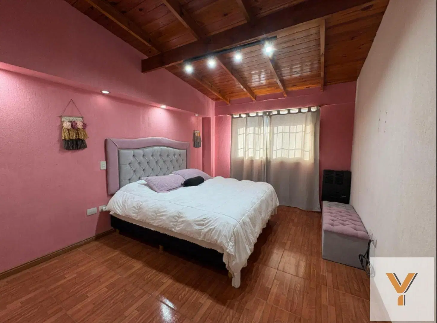 Casa en Venta - 3 Dormitorios 3 Baños - 461mts - Mar Del Plata 2