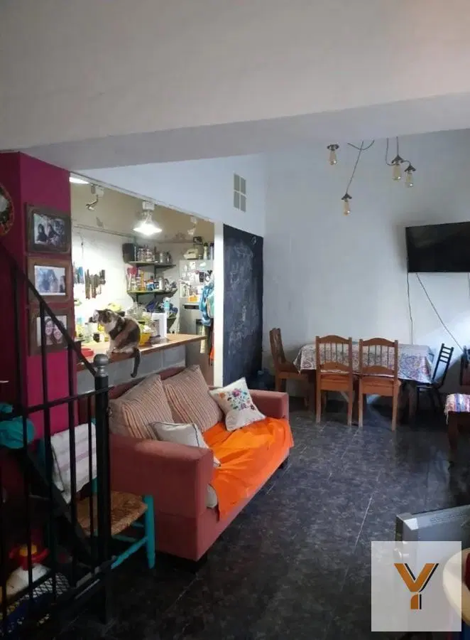 PH en venta - 4 dormitorios 1 baño - terraza - 130 mts2 - Palermo 1