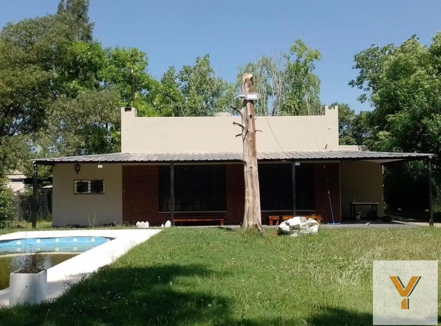 Casa Quinta en venta - 4 Dormitorios 2 Baños - Presidente Perón 2