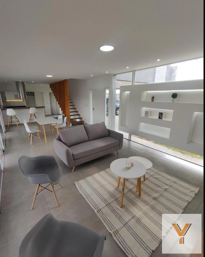 Casa en venta - 3 Dormitorios 3 Baños 2 Cocheras - 211Mts2 - Horizontes al Sur