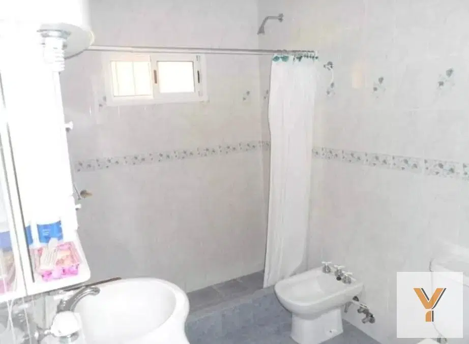 Casa en venta - 3 Dormitorios 2 Baños - Cochera - 325Mts2 - Sierra Chica 4