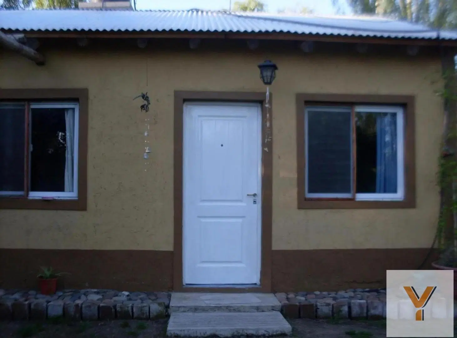 Casa en venta - 3 Dormitorios 2 Baños - Mendoza 2