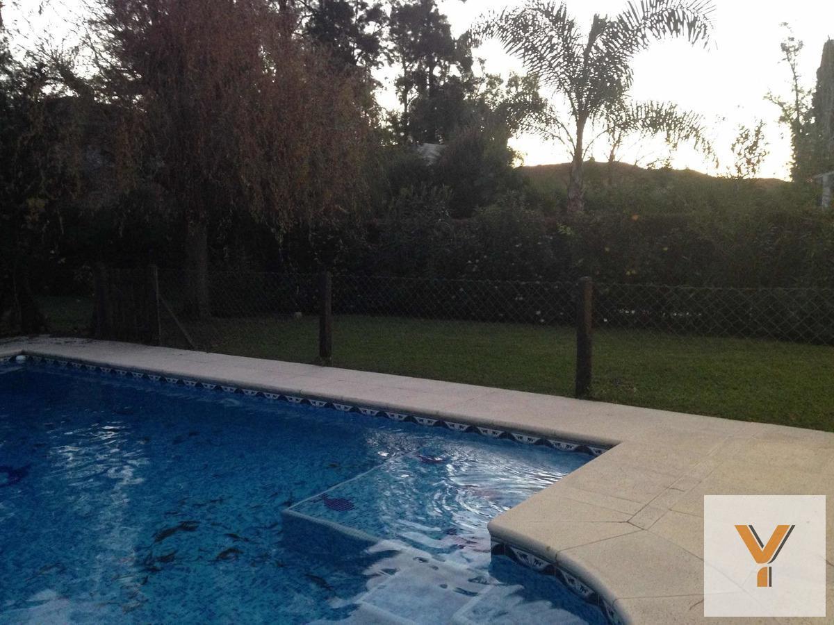Casa en venta - 3 Dormitorios 3 Baños 2 Cocheras - 450Mts2 - La Candela, Pilar