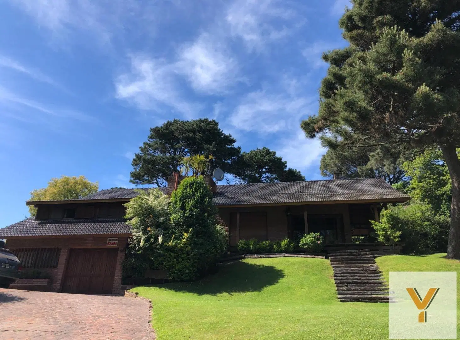 Casa en venta - 4 Dormitorios 4 Baños - 983mts2 - Pinamar 1