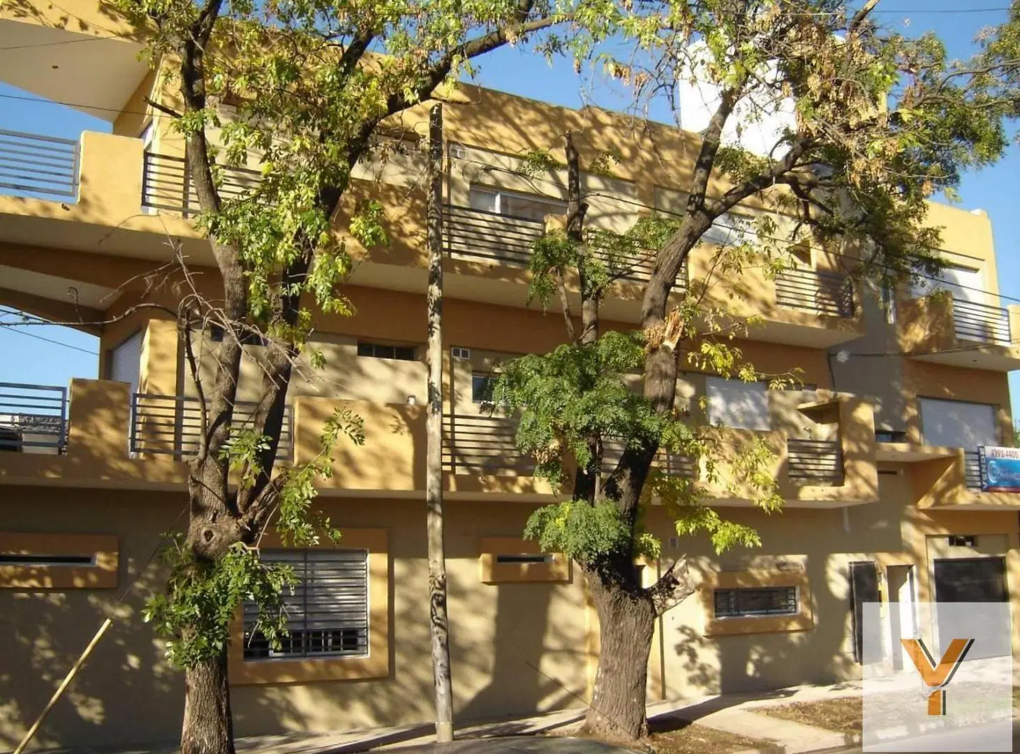 Departamento en Venta - 2 Dormitorios 1 Baño - 90mts - Almirante Brown 5