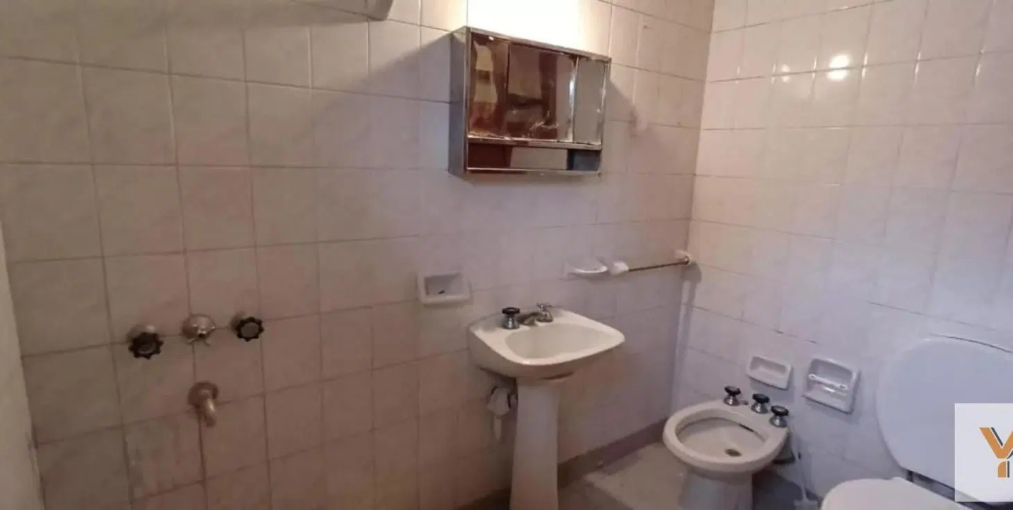 Casa en venta - 2 Dormitorios 2 Baños - 249Mts2 - Azul 1