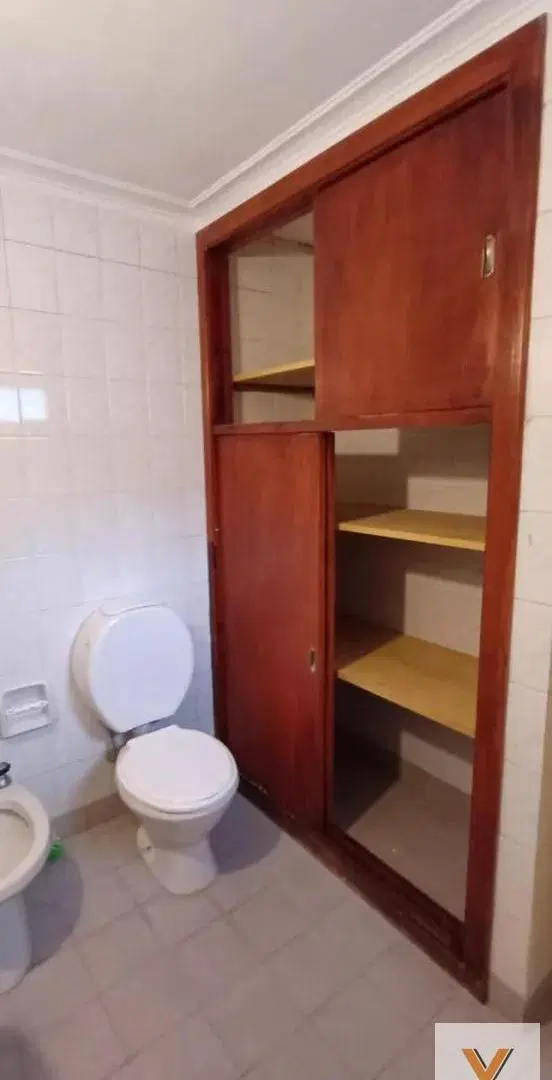 Casa en venta - 2 Dormitorios 2 Baños - 249Mts2 - Azul 4