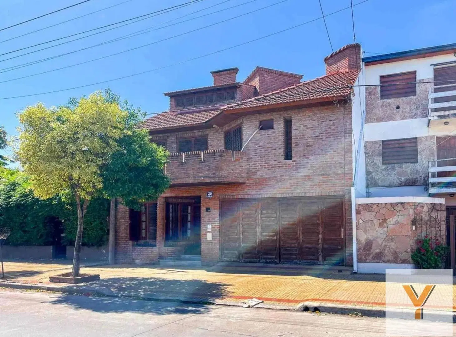 Casa en venta - 4 Dormitorios 4 Baños - La Plata 4