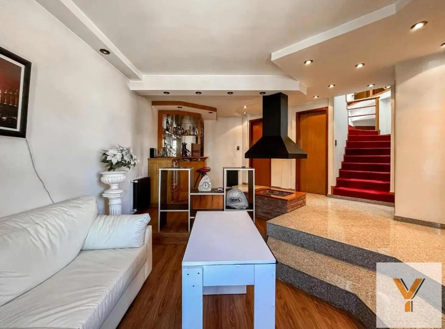 Casa en venta - 4 Dormitorios 4 Baños - La Plata 1