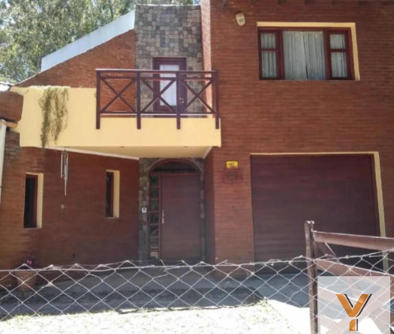 Casa en venta - 3 dormitorios 2 baños - 2 cocheras - Santa Teresita