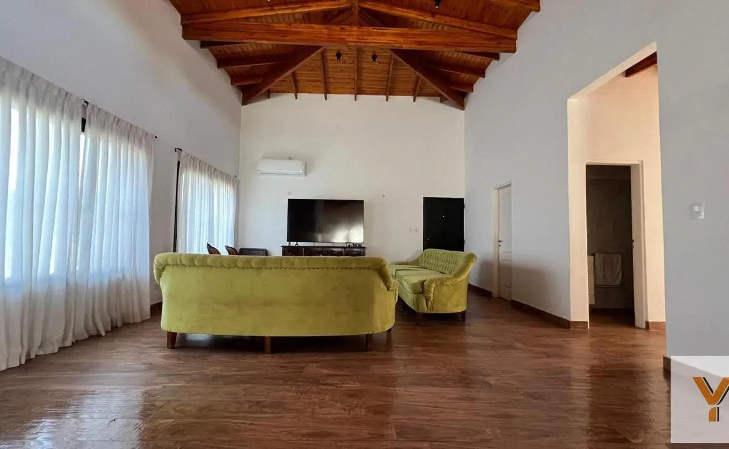 Quinta en venta - 6 Dormitorios 4 Baños - Suipacha 3